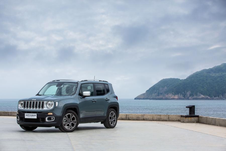  Jeep Renegade Limited (BU) 2016 года  (CN) (фото 21 из 30)
